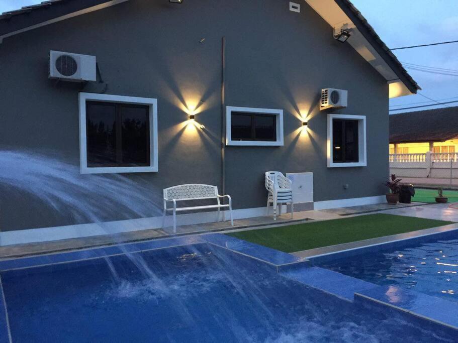 Melaka Beach Villa Kelebang Besar Екстер'єр фото